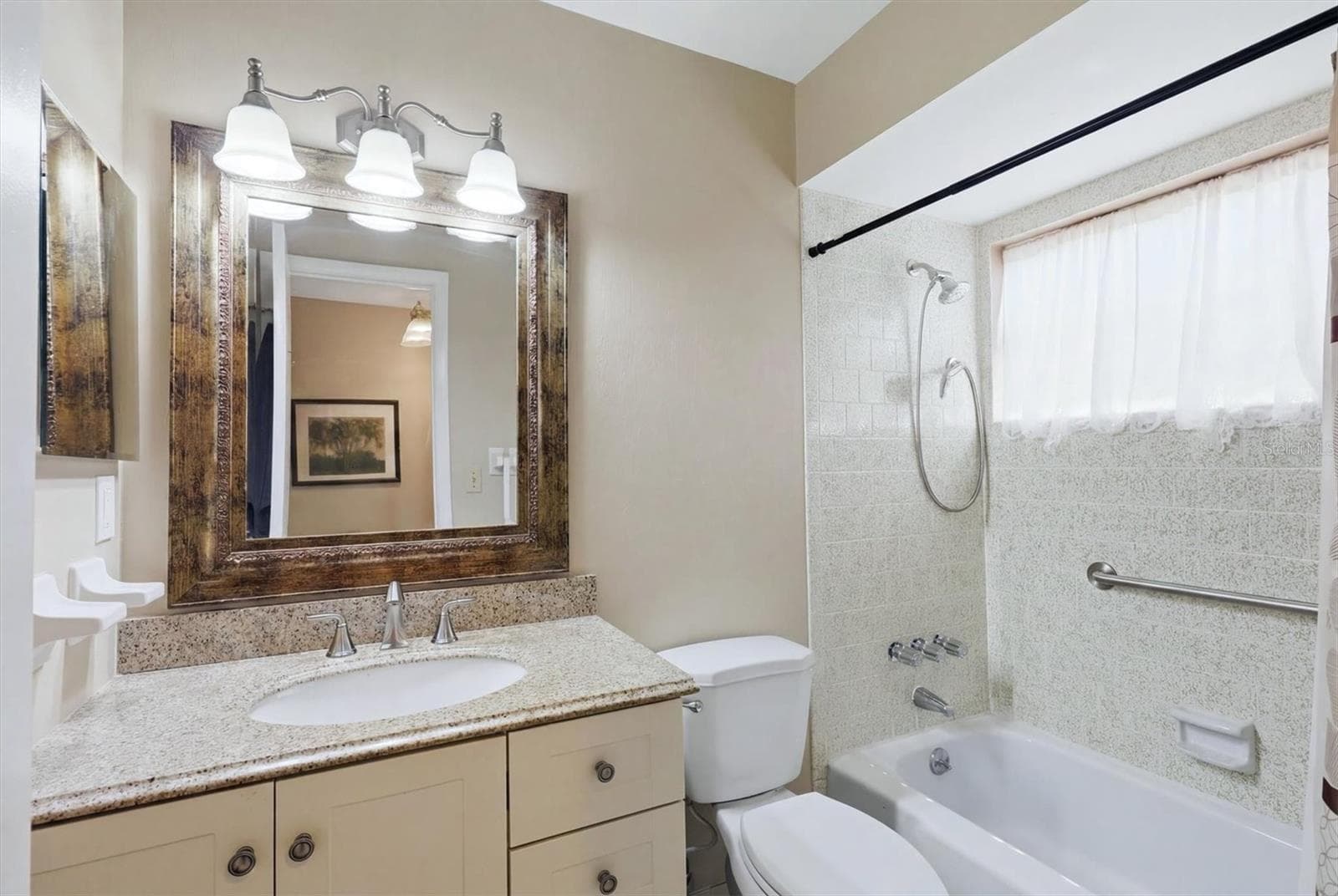 2nd full bathroom. - 2809 SWIFTON DR #4, SARASOTA