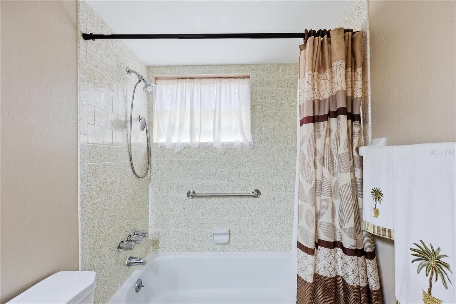 Villa at 2809 SWIFTON DR #4, SARASOTA, photo 18 of 33