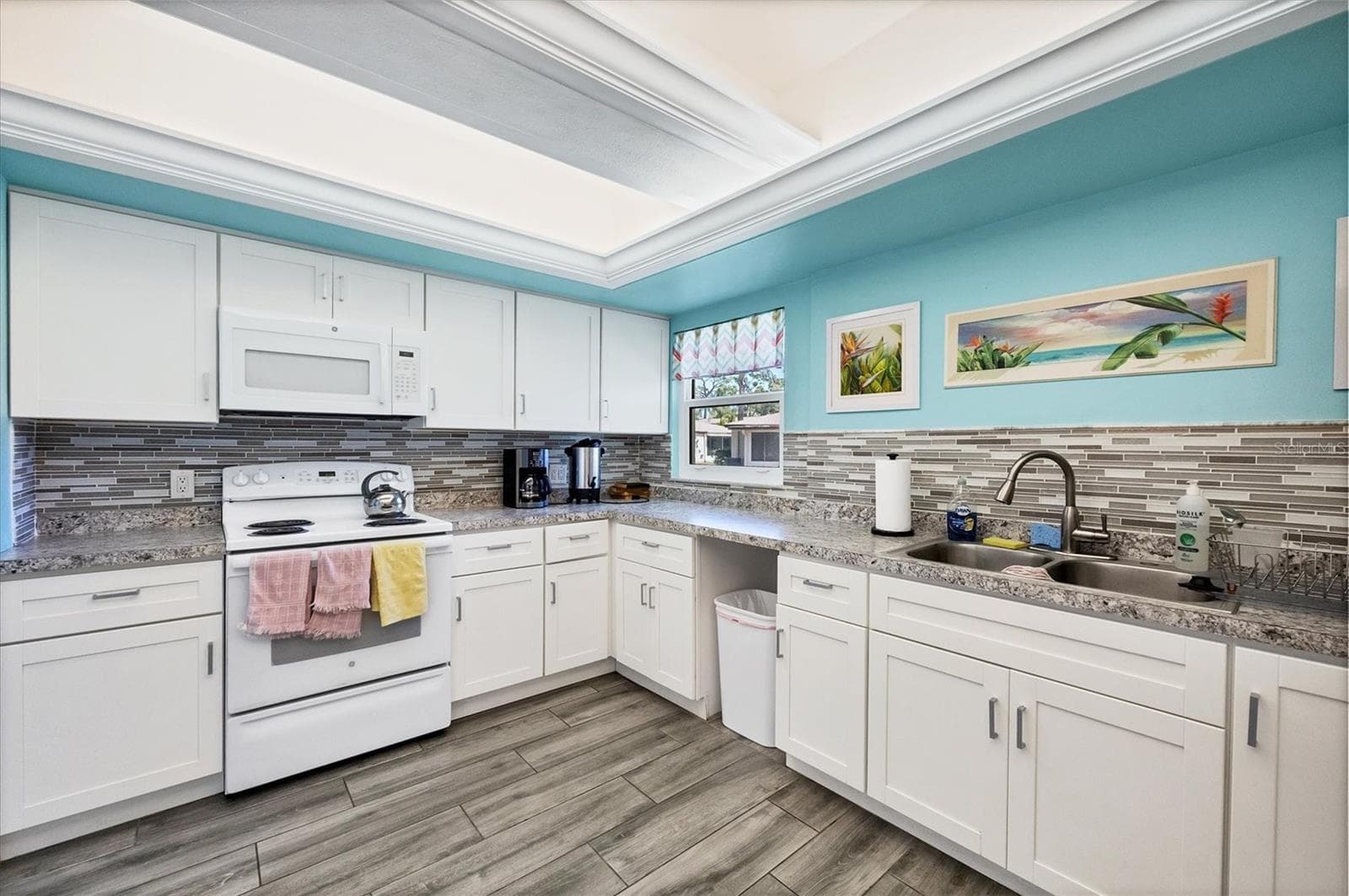 Clubhouse kitchen. - 2809 SWIFTON DR #4, SARASOTA