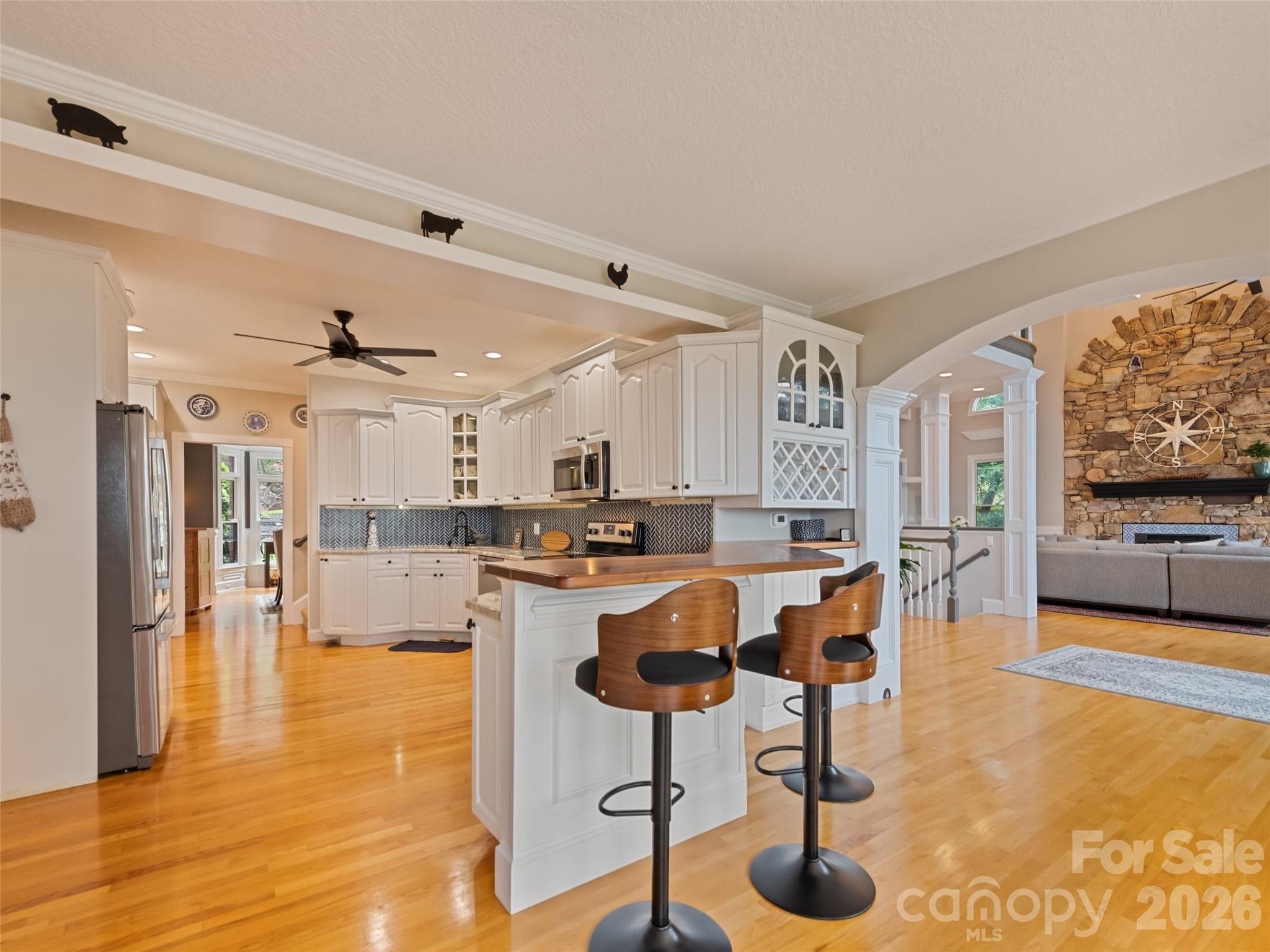 Single Family Residence at Weaverville, photo 4 of 42