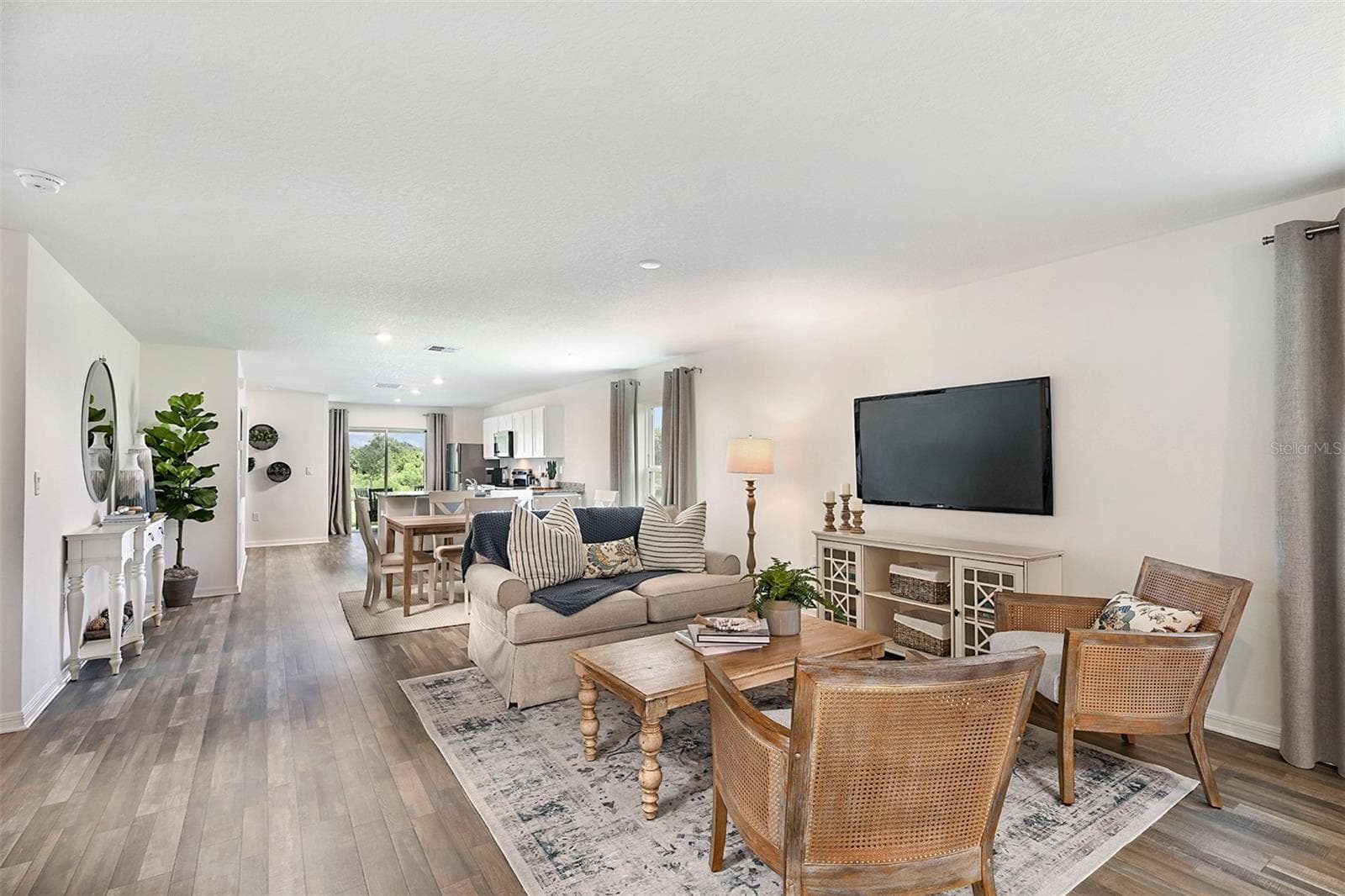 Single Family Residence at 2036 GOLDEN BEAK DR, EAGLE LAKE, photo 12 of 37