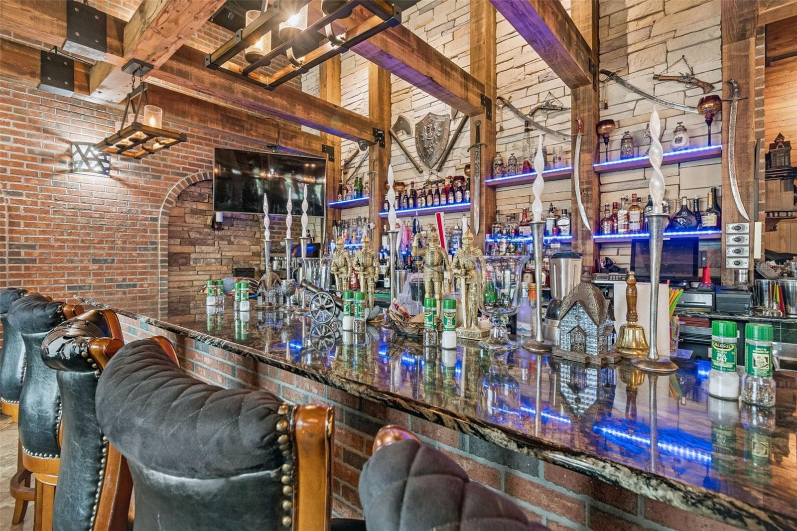 Restaurant at 3007 COMMERCIAL WAY, SPRING HILL, photo 11 of 59