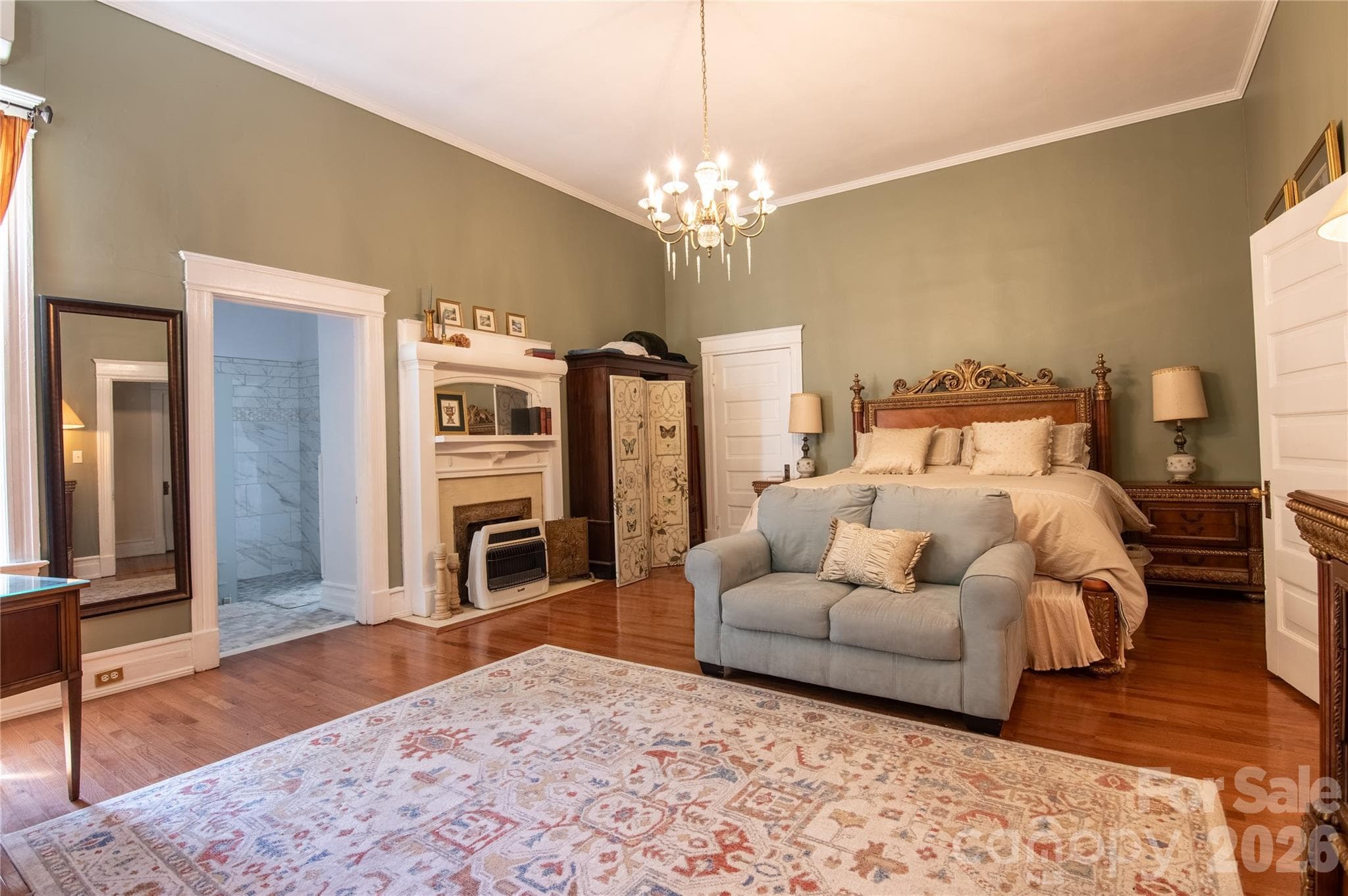 Main floor bedroom - Shelby