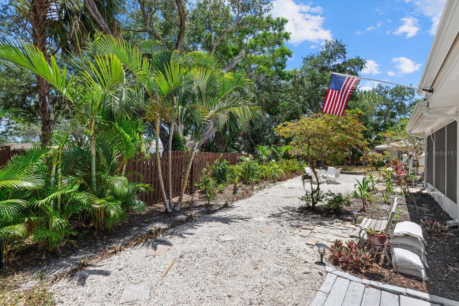 Single Family Residence at 4305 CHINABERRY CIR, BRADENTON, photo 25 of 43