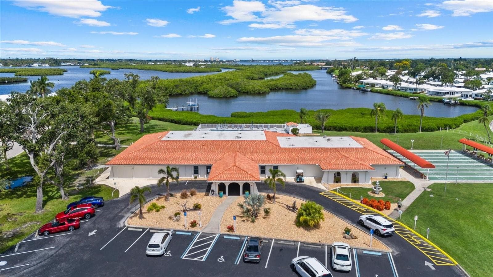 Community clubhouse and office - 4305 CHINABERRY CIR, BRADENTON