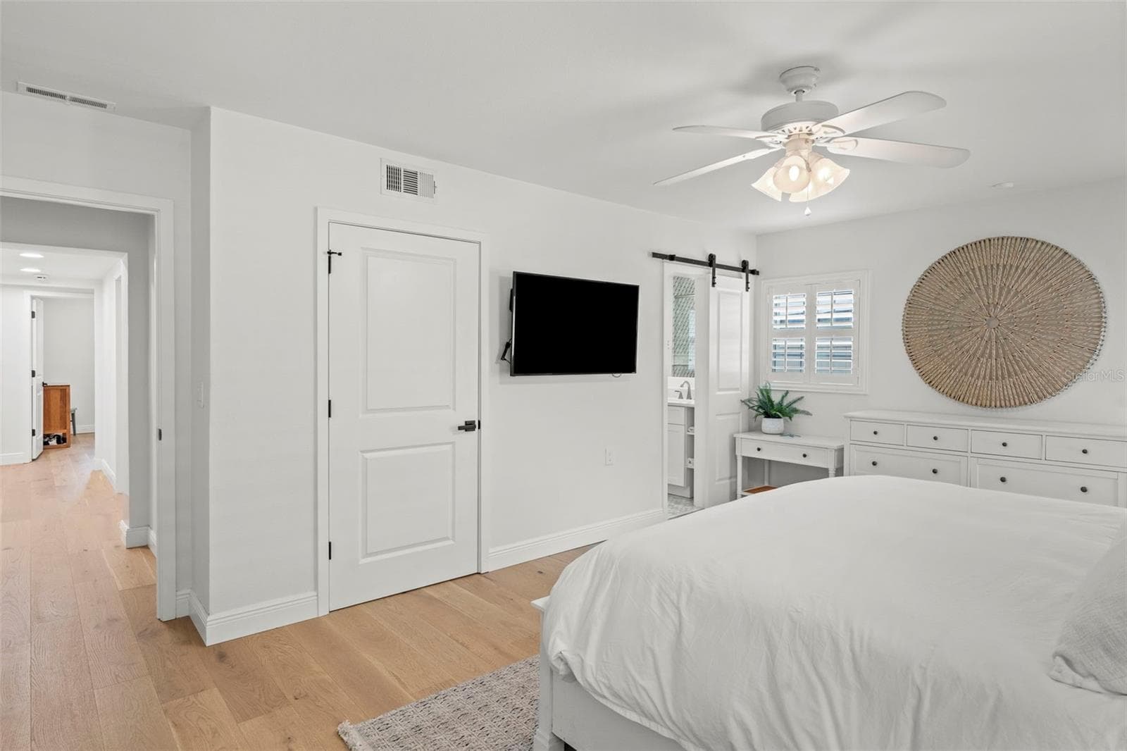 Single Family Residence at 480 W DAVIS BLVD, TAMPA, photo 43 of 74
