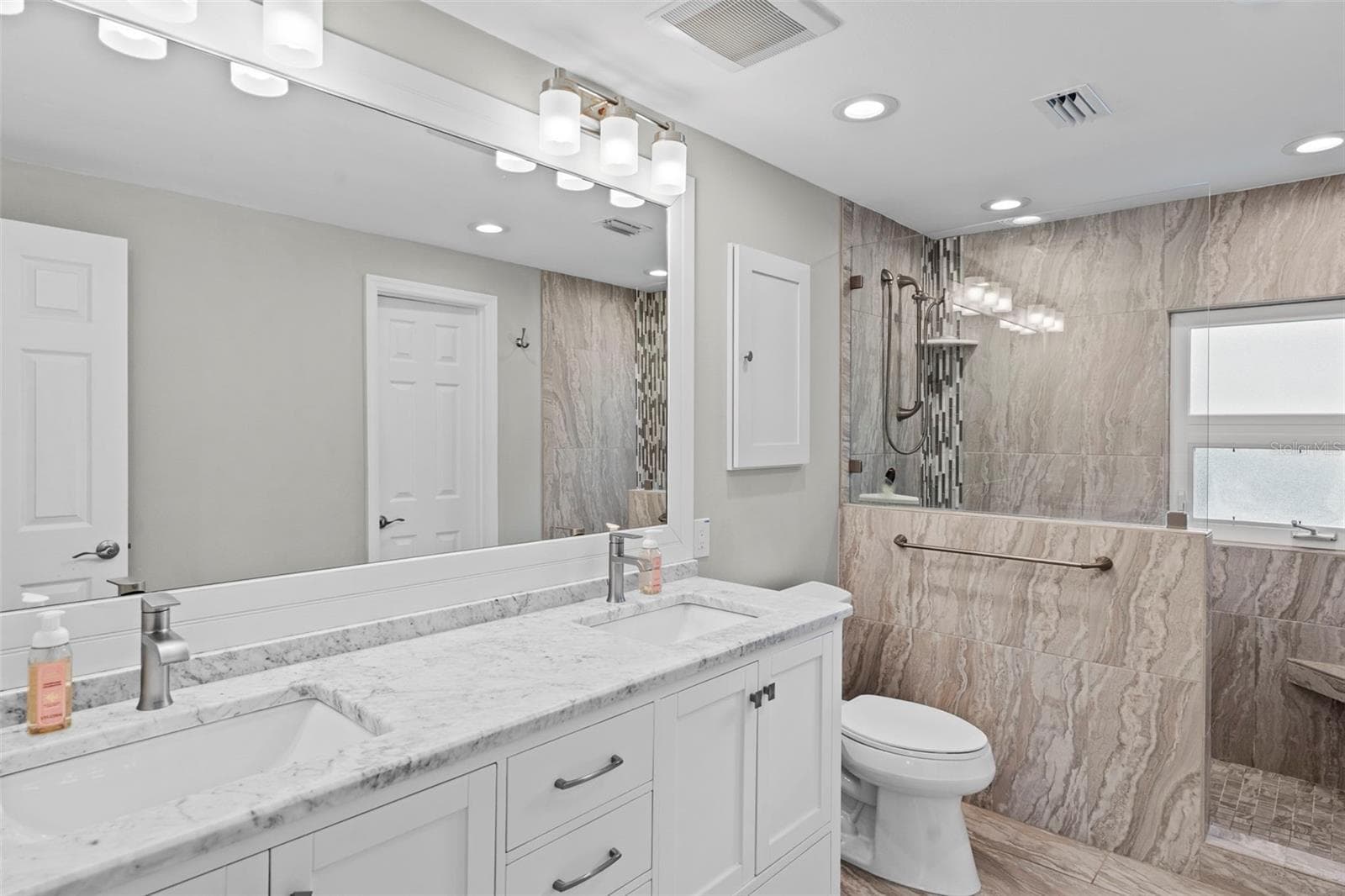 Single Family Residence at 480 W DAVIS BLVD, TAMPA, photo 51 of 74