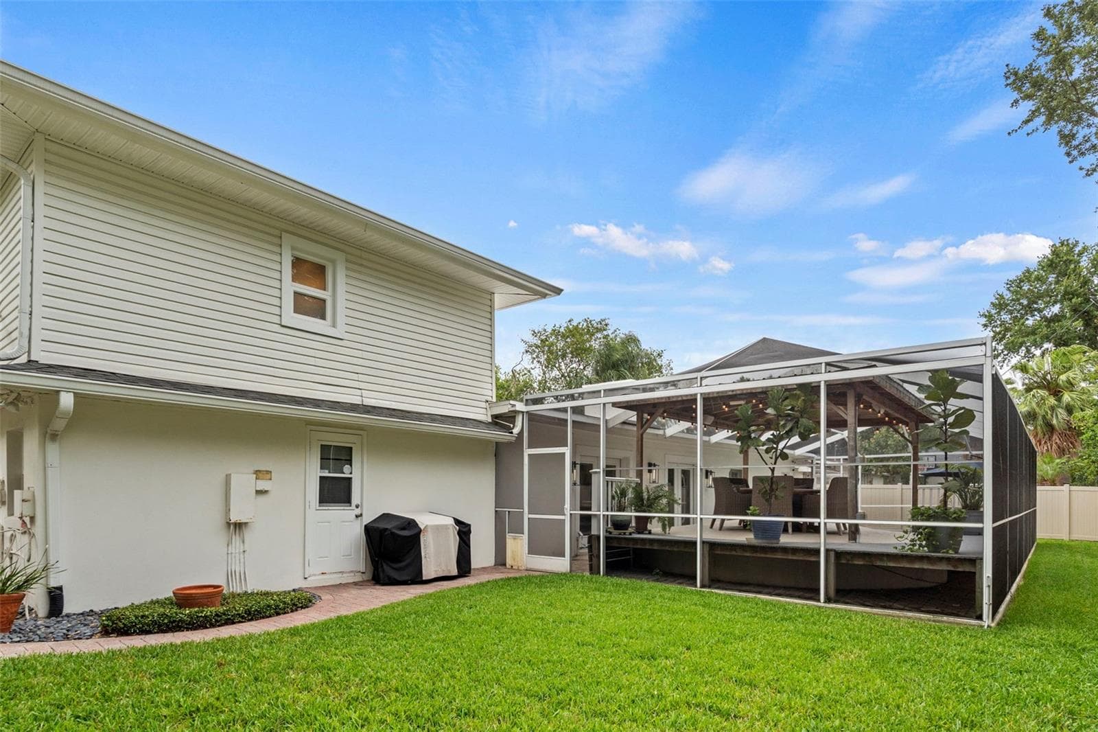 Single Family Residence at 480 W DAVIS BLVD, TAMPA, photo 68 of 74