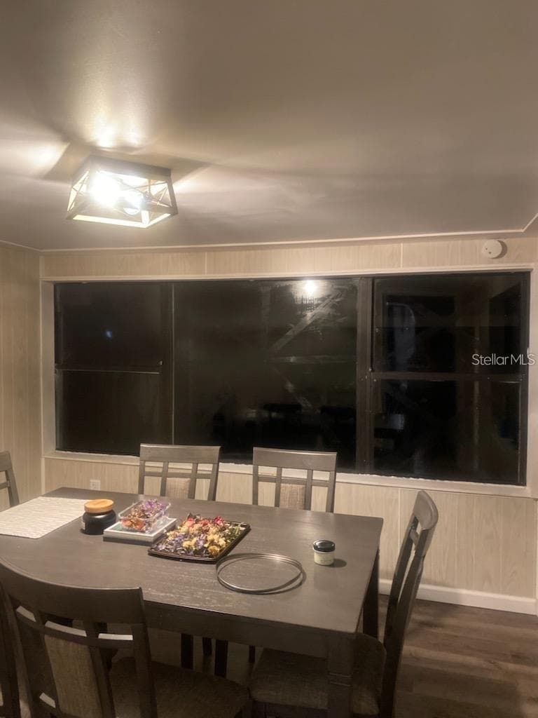 Single Family Residence at 1110 E EDGEWOOD DR, LAKELAND, photo 9 of 15