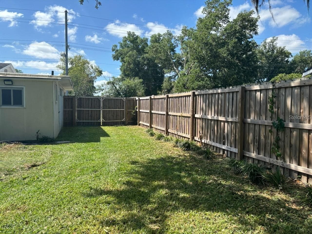 Single Family Residence at 1110 E EDGEWOOD DR, LAKELAND, photo 15 of 15