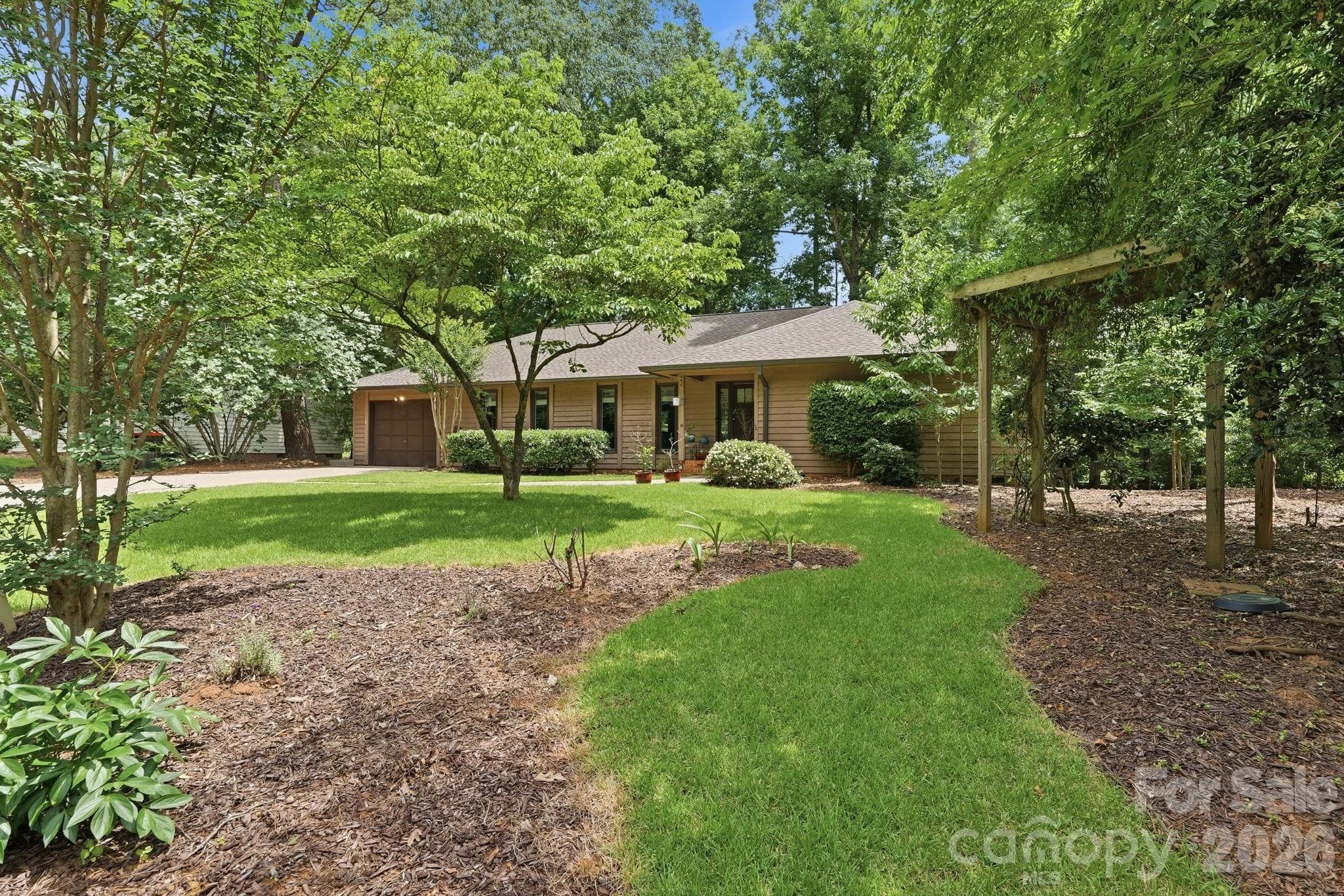 Single Family Residence at Lake Wylie, photo 3 of 40