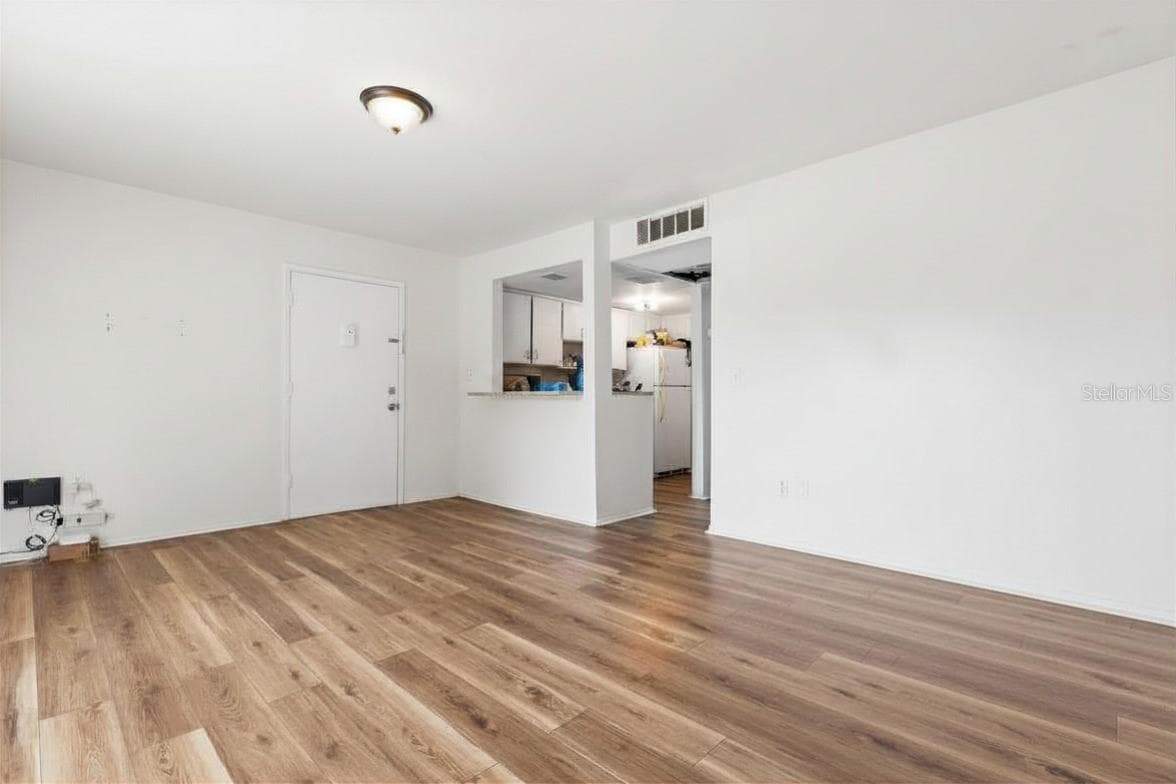 Condominium at 3840 N LAKE DR #125, TAMPA, photo 5 of 16