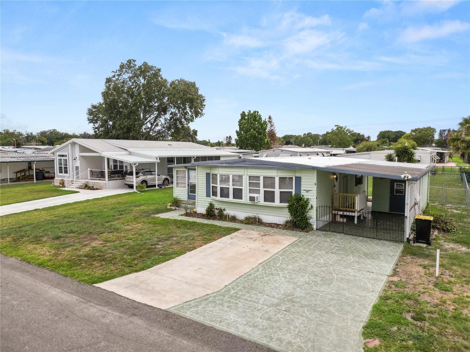 Manufactured Home at 1610 REYNOLDS RD #330, LAKELAND, photo 4 of 36