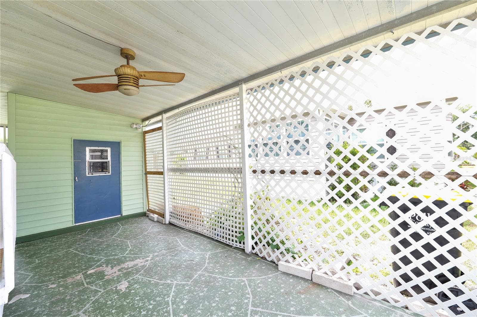 Manufactured Home at 1610 REYNOLDS RD #330, LAKELAND, photo 7 of 36
