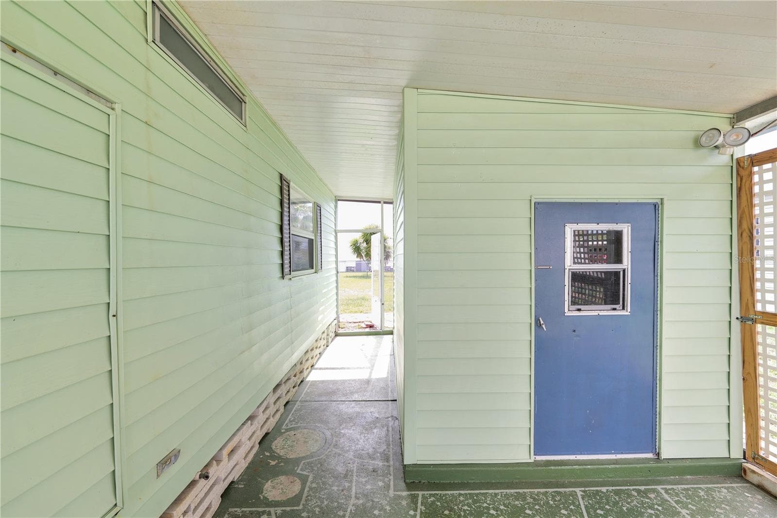 Manufactured Home at 1610 REYNOLDS RD #330, LAKELAND, photo 6 of 36