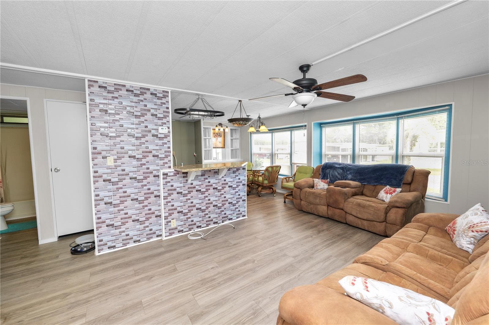 Manufactured Home at 1610 REYNOLDS RD #330, LAKELAND, photo 11 of 36