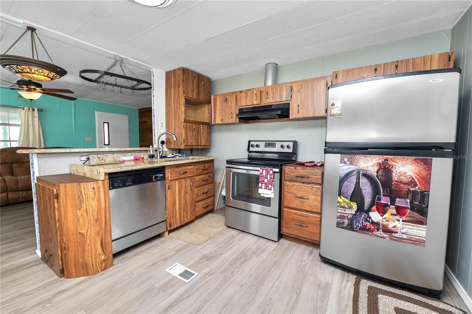 Manufactured Home at 1610 REYNOLDS RD #330, LAKELAND, photo 14 of 36