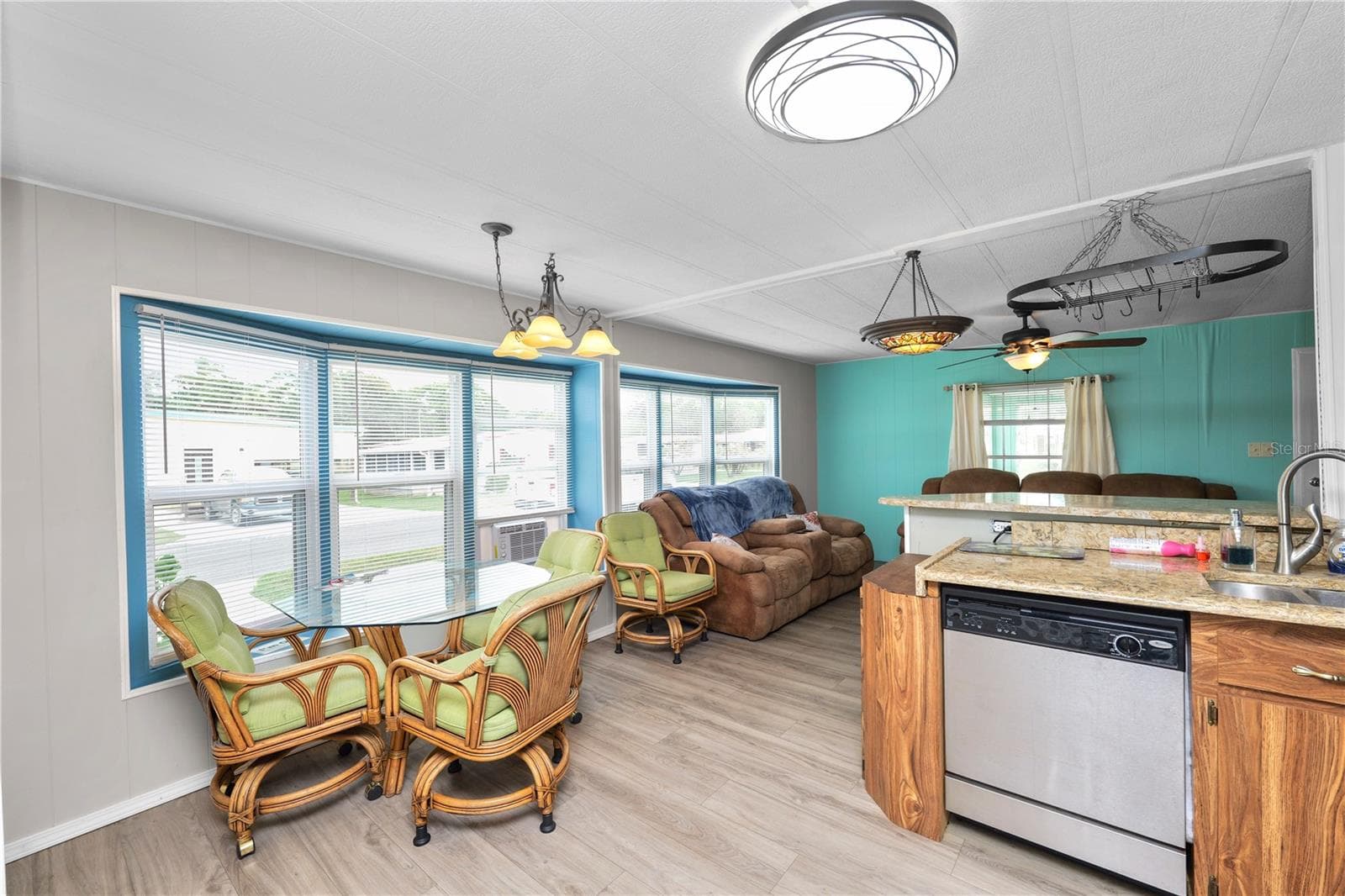 Manufactured Home at 1610 REYNOLDS RD #330, LAKELAND, photo 13 of 36