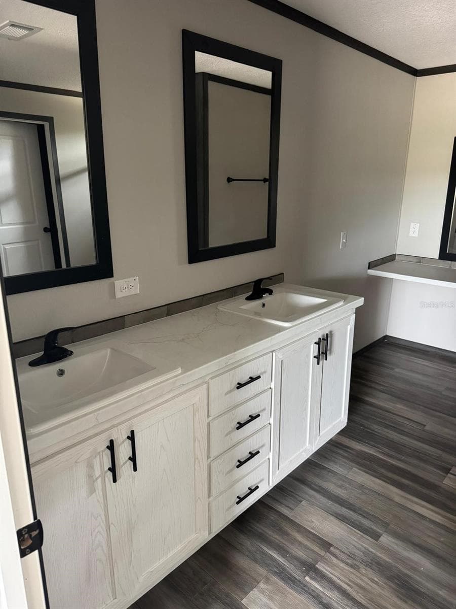 MASTER BATH ROOM - 14270 SE 60 ST, MORRISTON