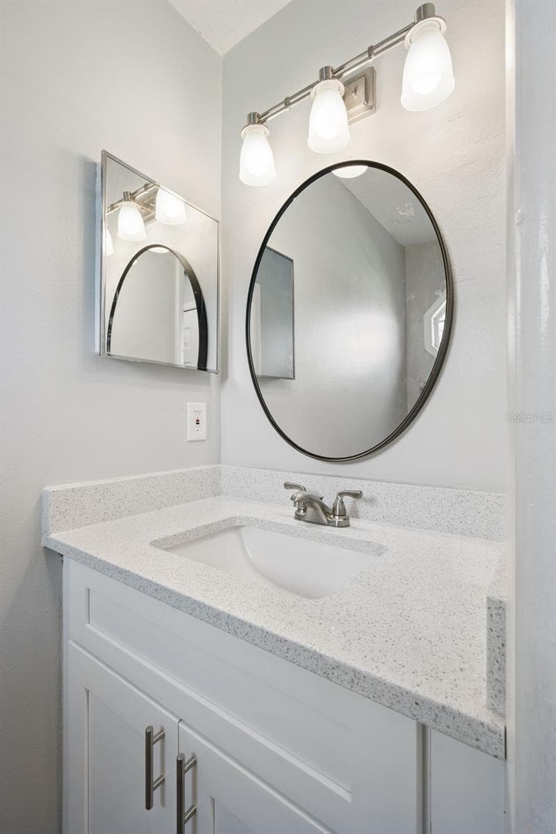 Downstairs Powder Room - 2889 WAREHAM CT, CASSELBERRY