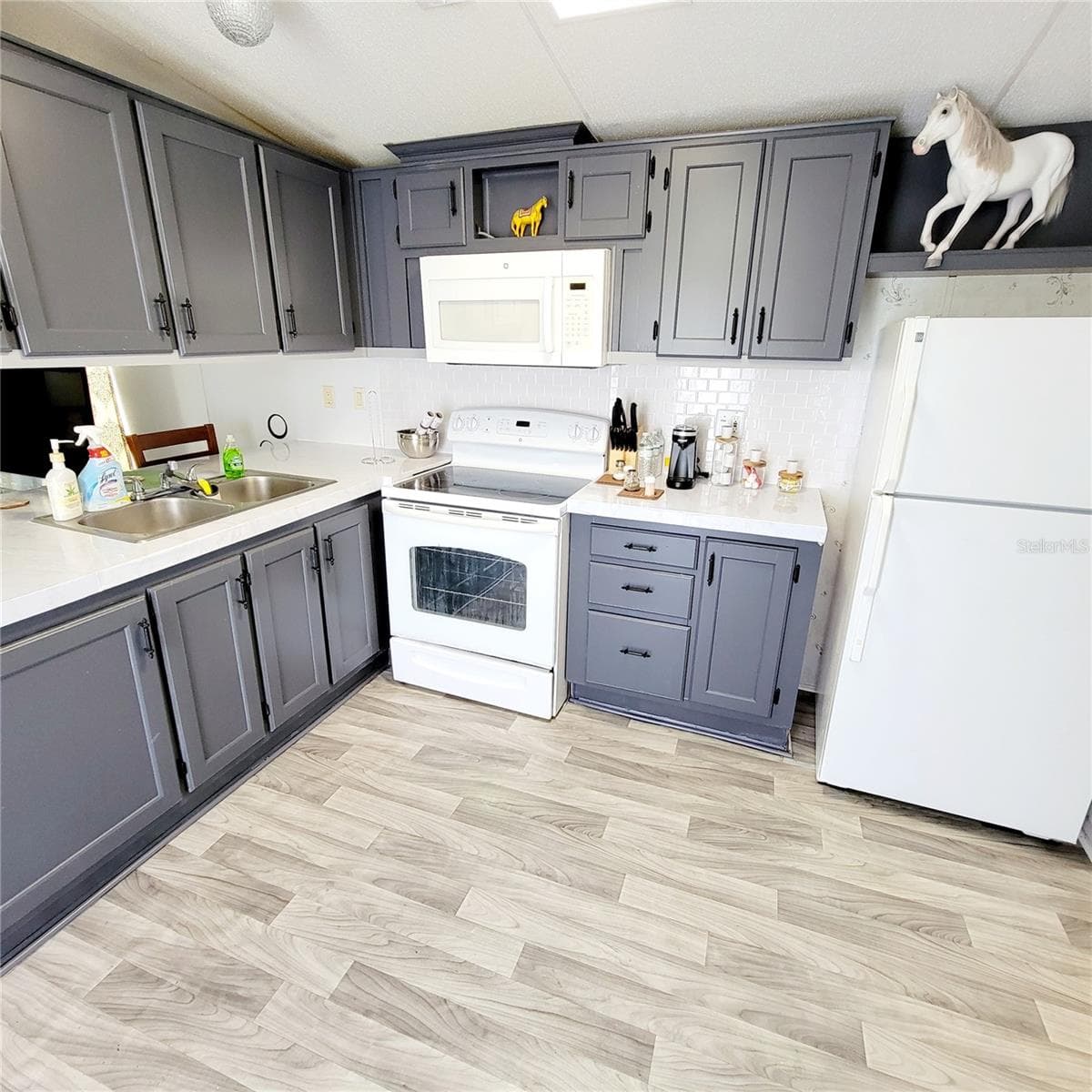 Manufactured Home at 14626 MCGRADY RD, WIMAUMA, photo 10 of 19
