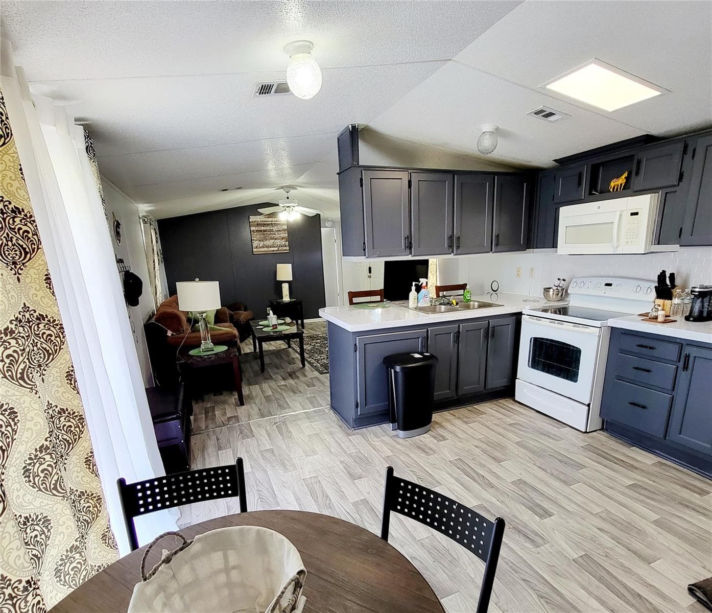 Manufactured Home at 14626 MCGRADY RD, WIMAUMA, photo 14 of 19