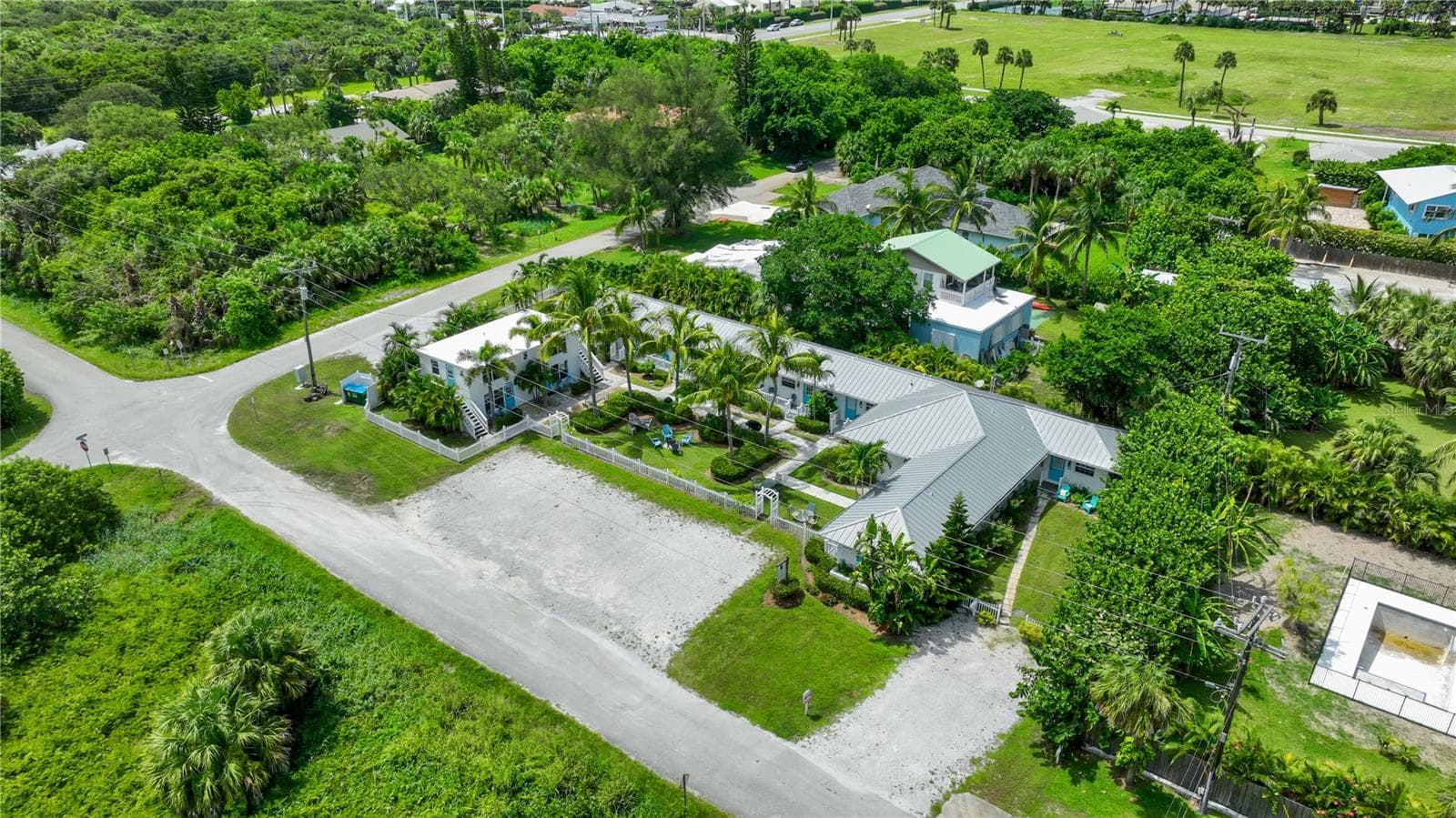 2502 TAMARIND DR