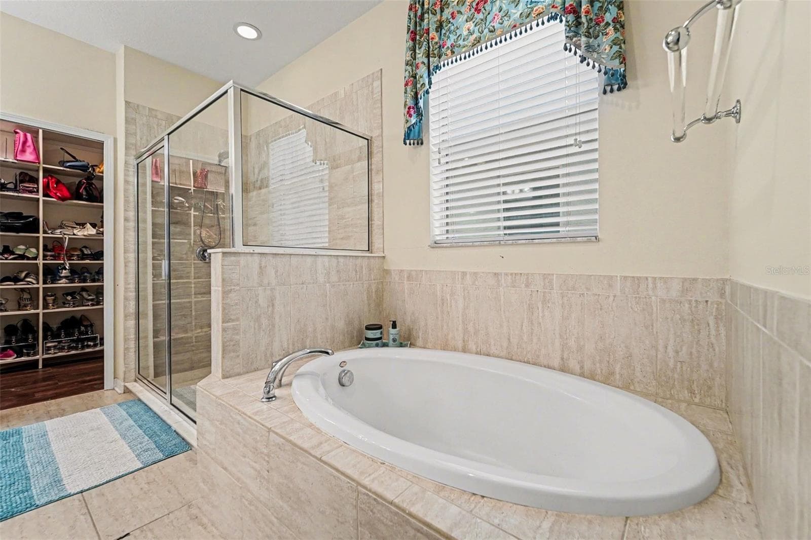 Single Family Residence at 10202 HYANNISPORT LOOP, SAN ANTONIO, photo 15 of 32