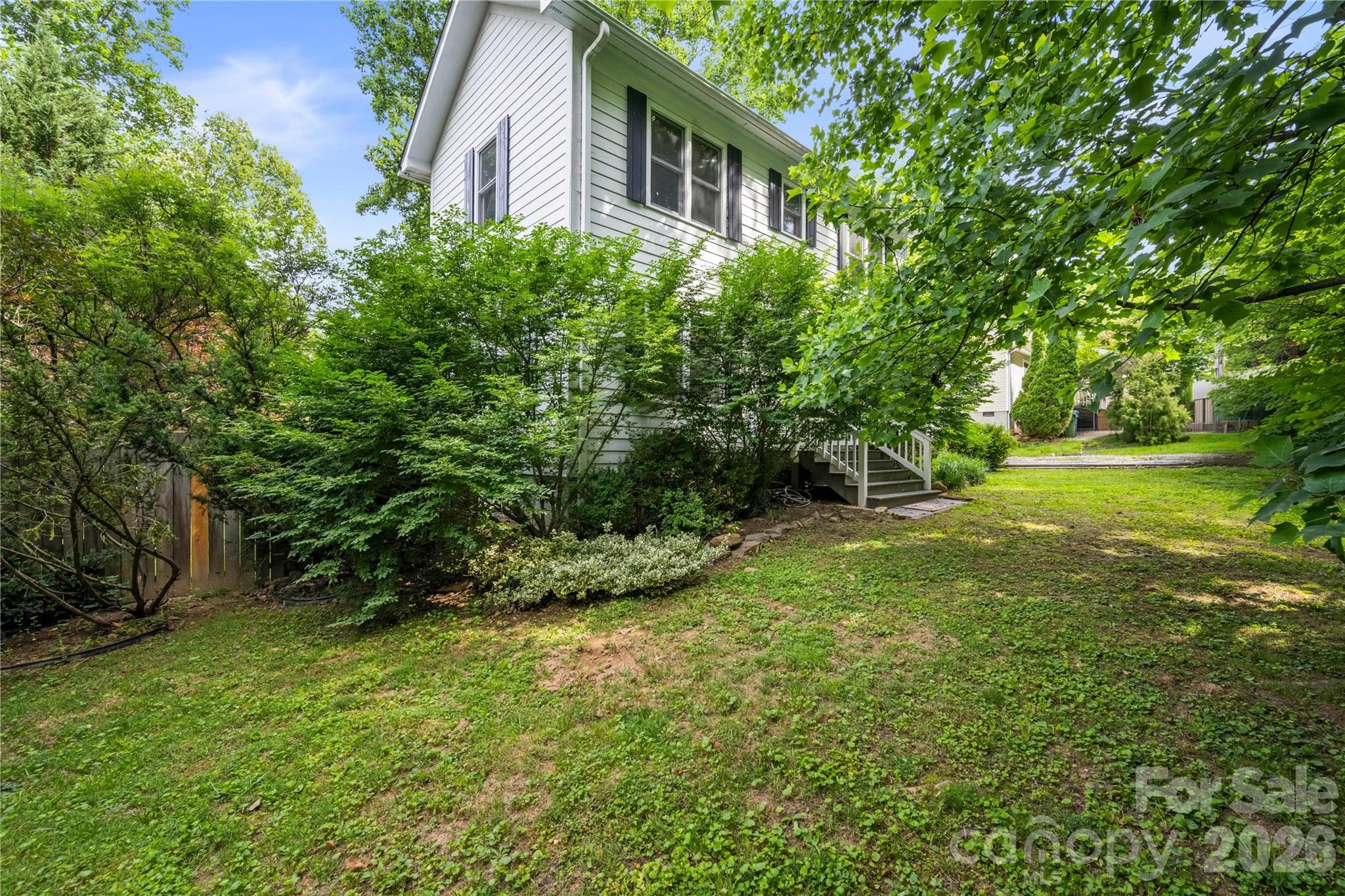 Single Family Residence at 312 Westover Drive, Asheville, photo 4 of 31