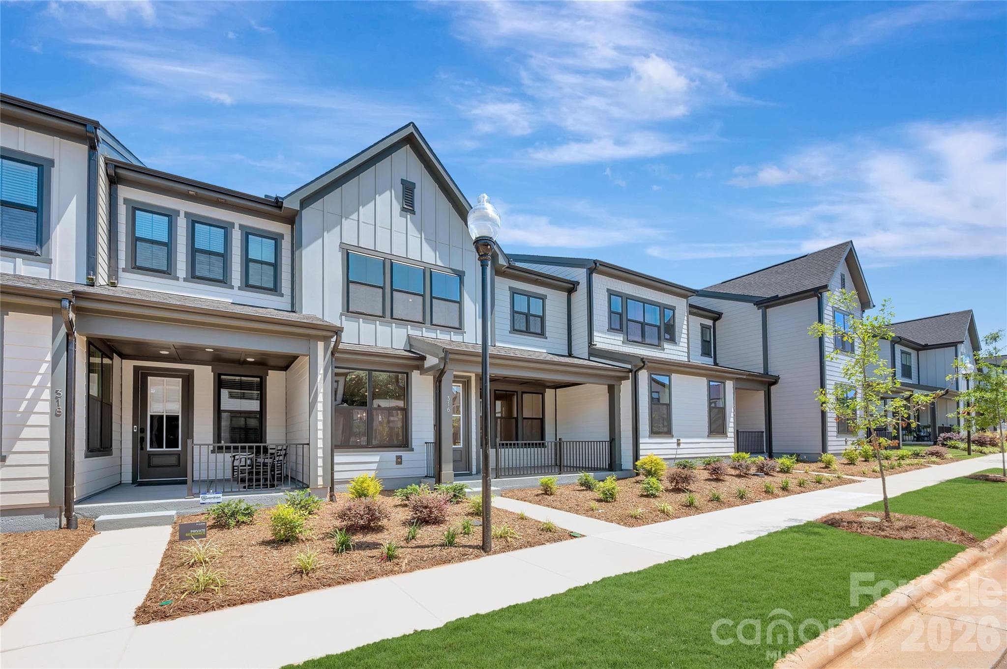 Low maintenance living near Lake Wylie - 316 Ardmore Drive, Belmont