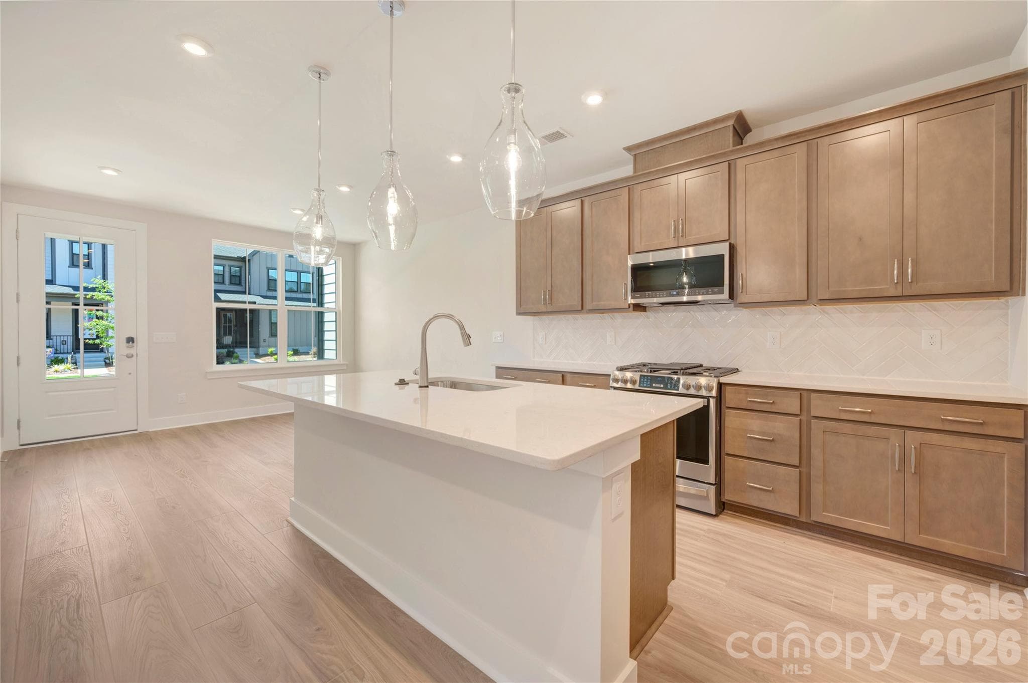 Light filled kitchen - 316 Ardmore Drive, Belmont