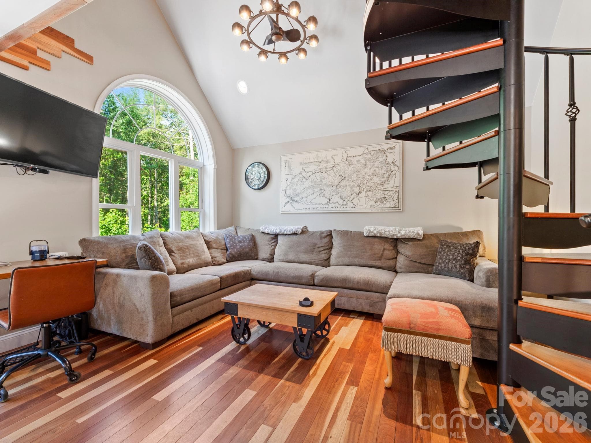 Vaulted Ceilings - Weaverville