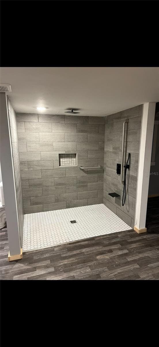 ADU Shower with Grab Bars - 3460 SE COUNTY ROAD 337, TRENTON