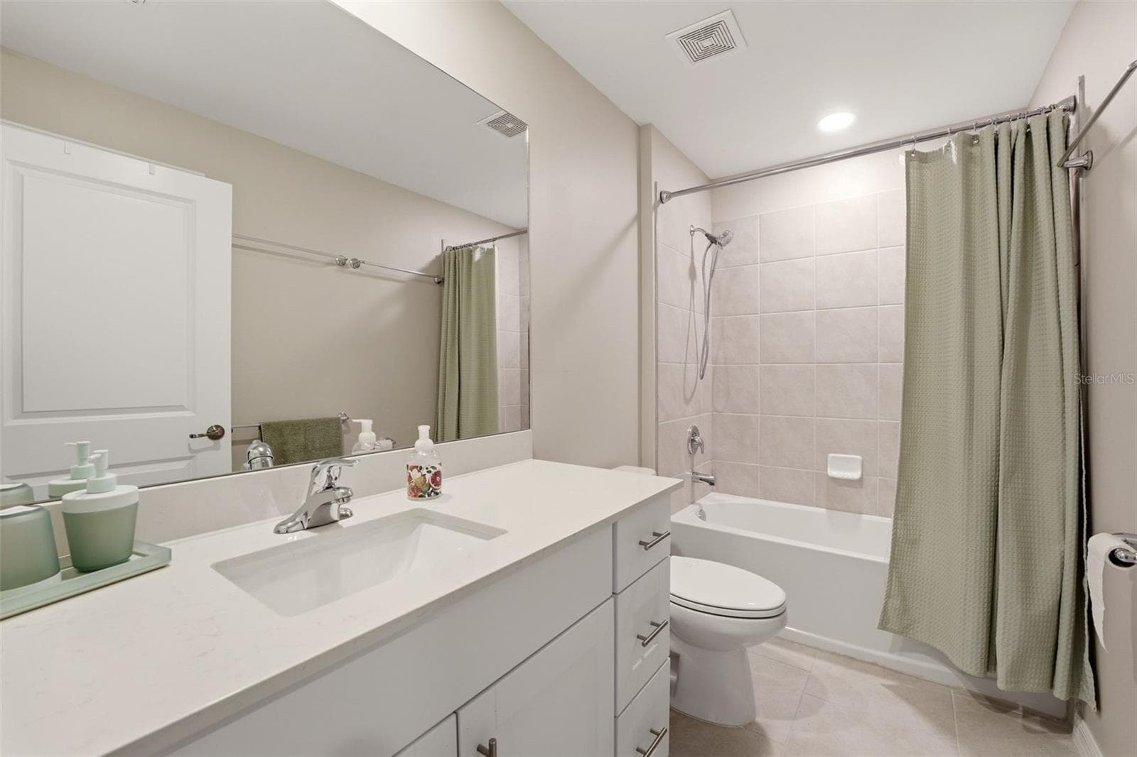 Single Family Residence at 113 LEISURE PL, ROTONDA WEST, photo 23 of 36
