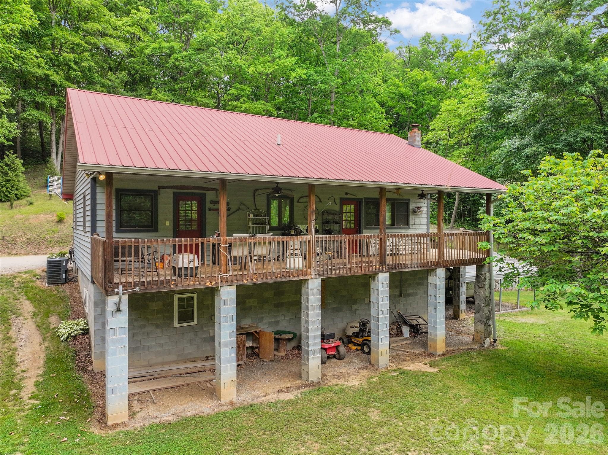 Single Family Residence at Sylva, photo 4 of 31
