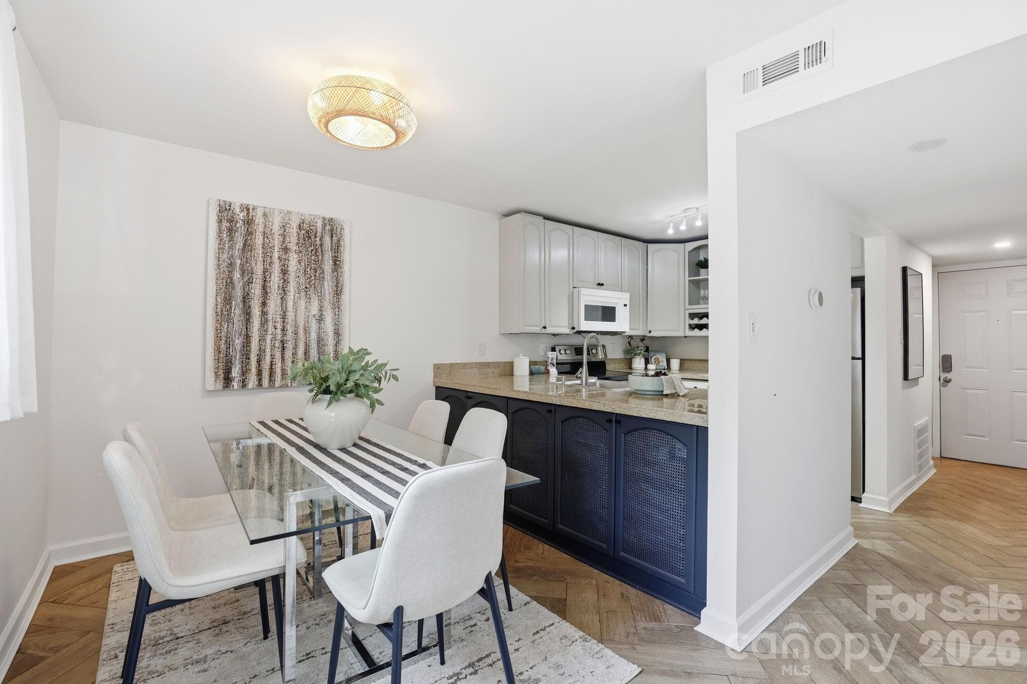 Condominium at Charlotte, photo 4 of 24