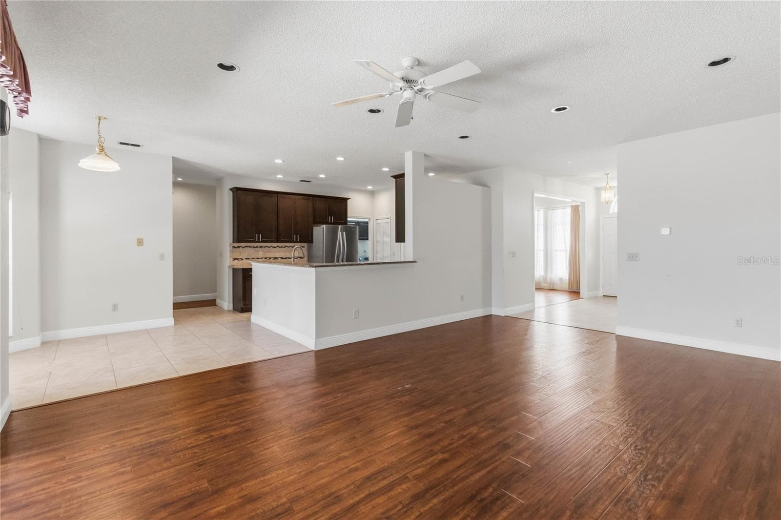 Single Family Residence at 1572 HUNTERS STAND RUN, OVIEDO, photo 10 of 33