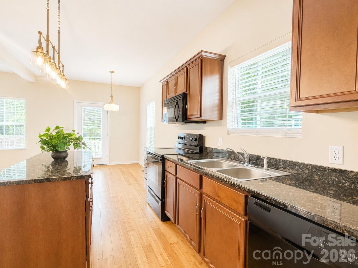Spacious Open Kitchen - 115 High Bluff Circle, Mooresville