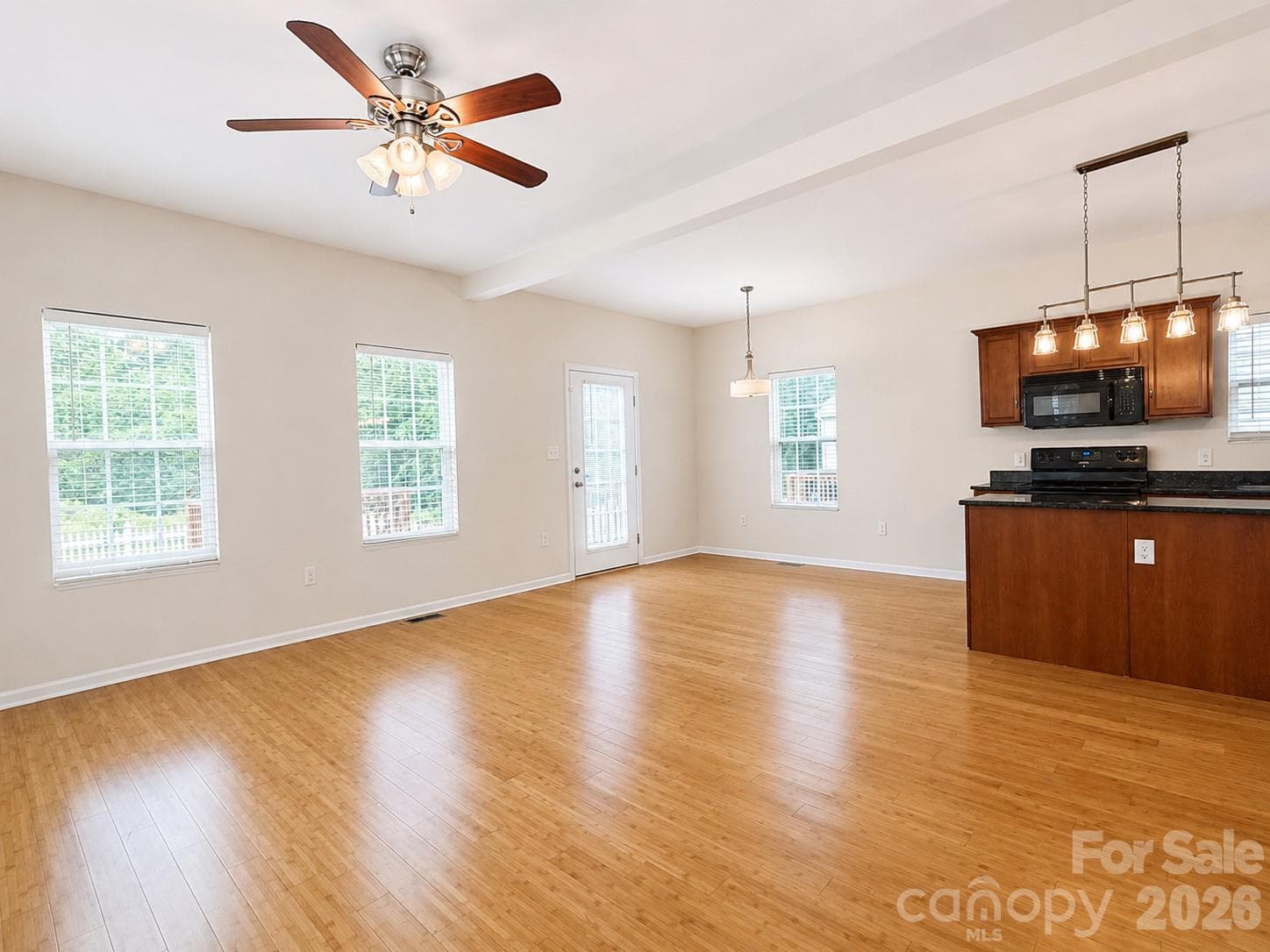 Open Floor Plan with Lots of Natural Light - 115 High Bluff Circle, Mooresville