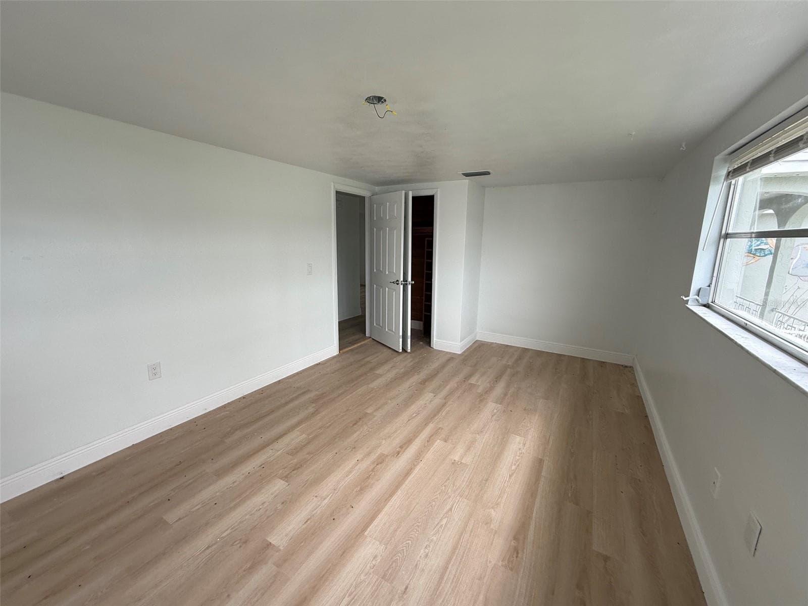 Single Family Residence at 12739 3RD ISLE, HUDSON, photo 19 of 28