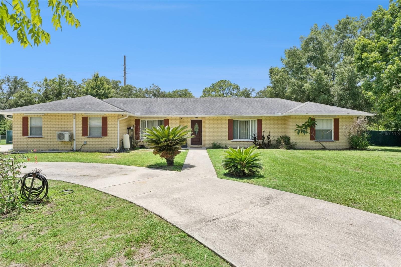 1756 TANGLEWOOD DR