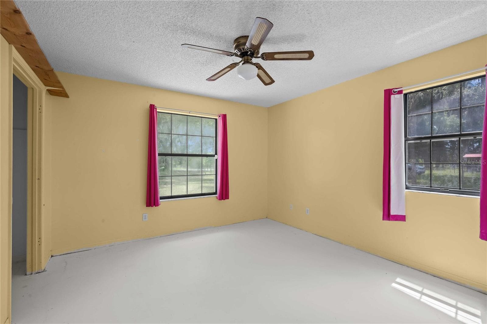 Single Family Residence at 348 CR 542E, BUSHNELL, photo 9 of 49