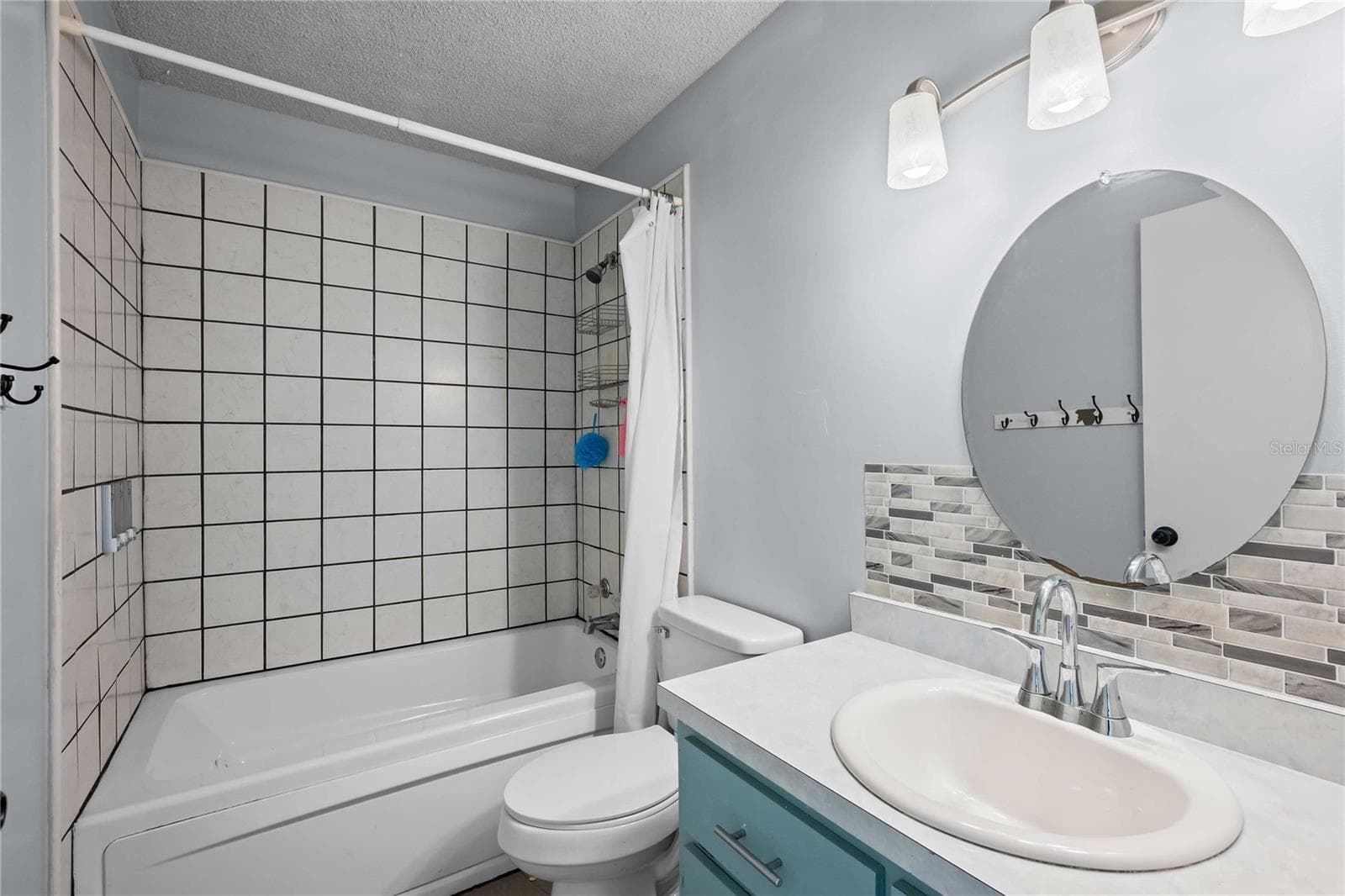 Single Family Residence at 348 CR 542E, BUSHNELL, photo 11 of 49