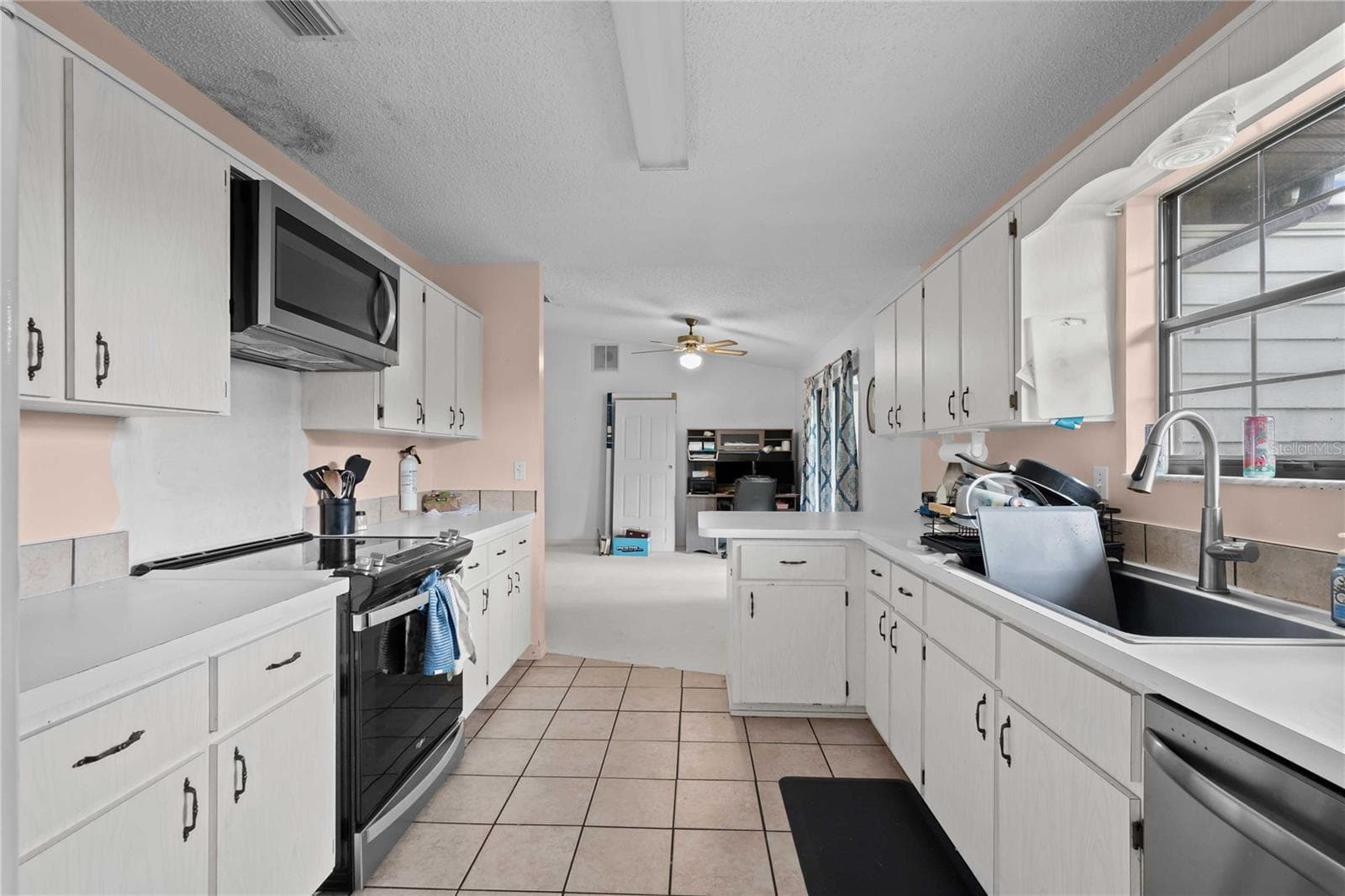 Single Family Residence at 348 CR 542E, BUSHNELL, photo 16 of 49