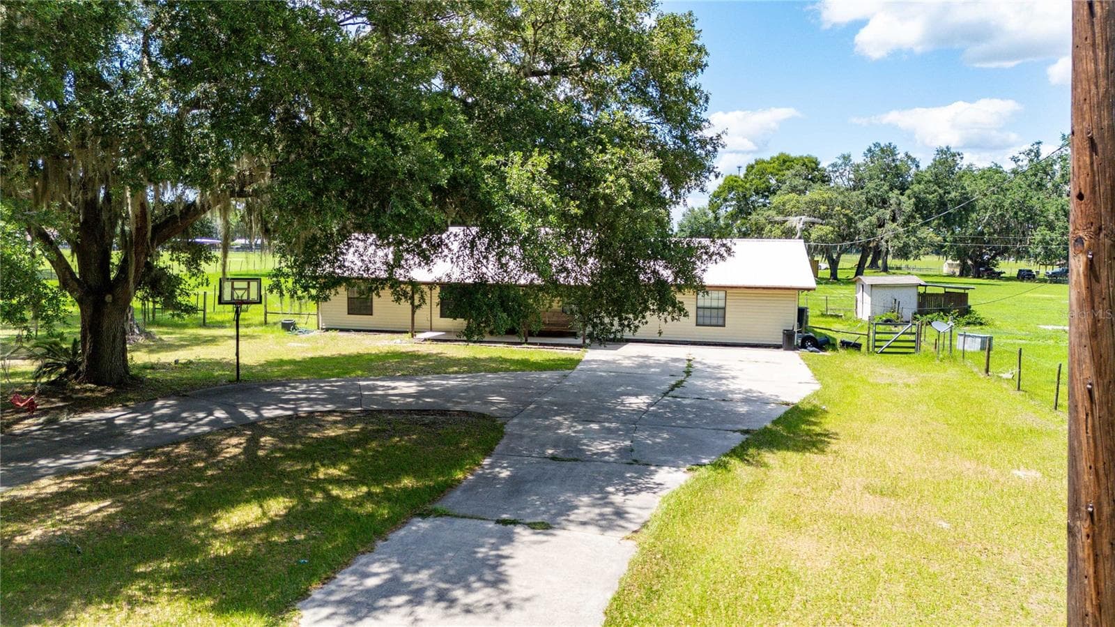 Single Family Residence at 348 CR 542E, BUSHNELL, photo 47 of 49