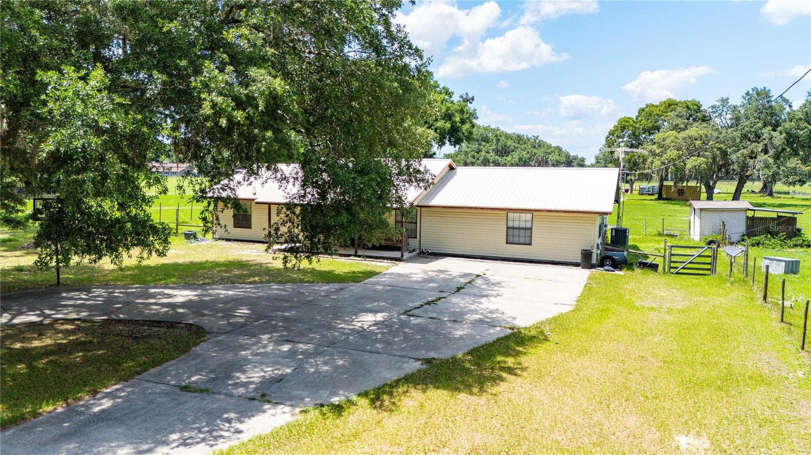 Single Family Residence at 348 CR 542E, BUSHNELL, photo 48 of 49