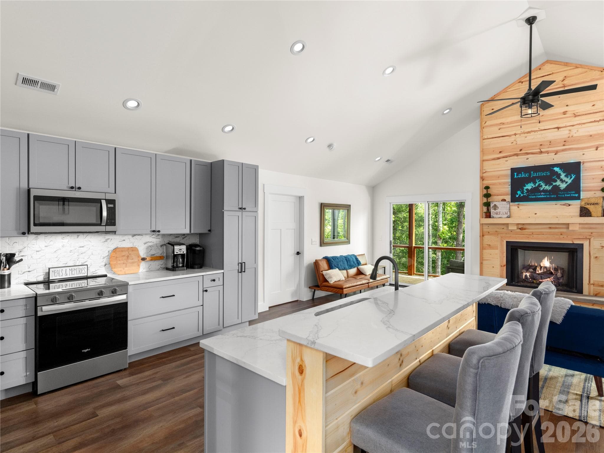 Single Family Residence at 23 Anchor Drive, Nebo, photo 11 of 48