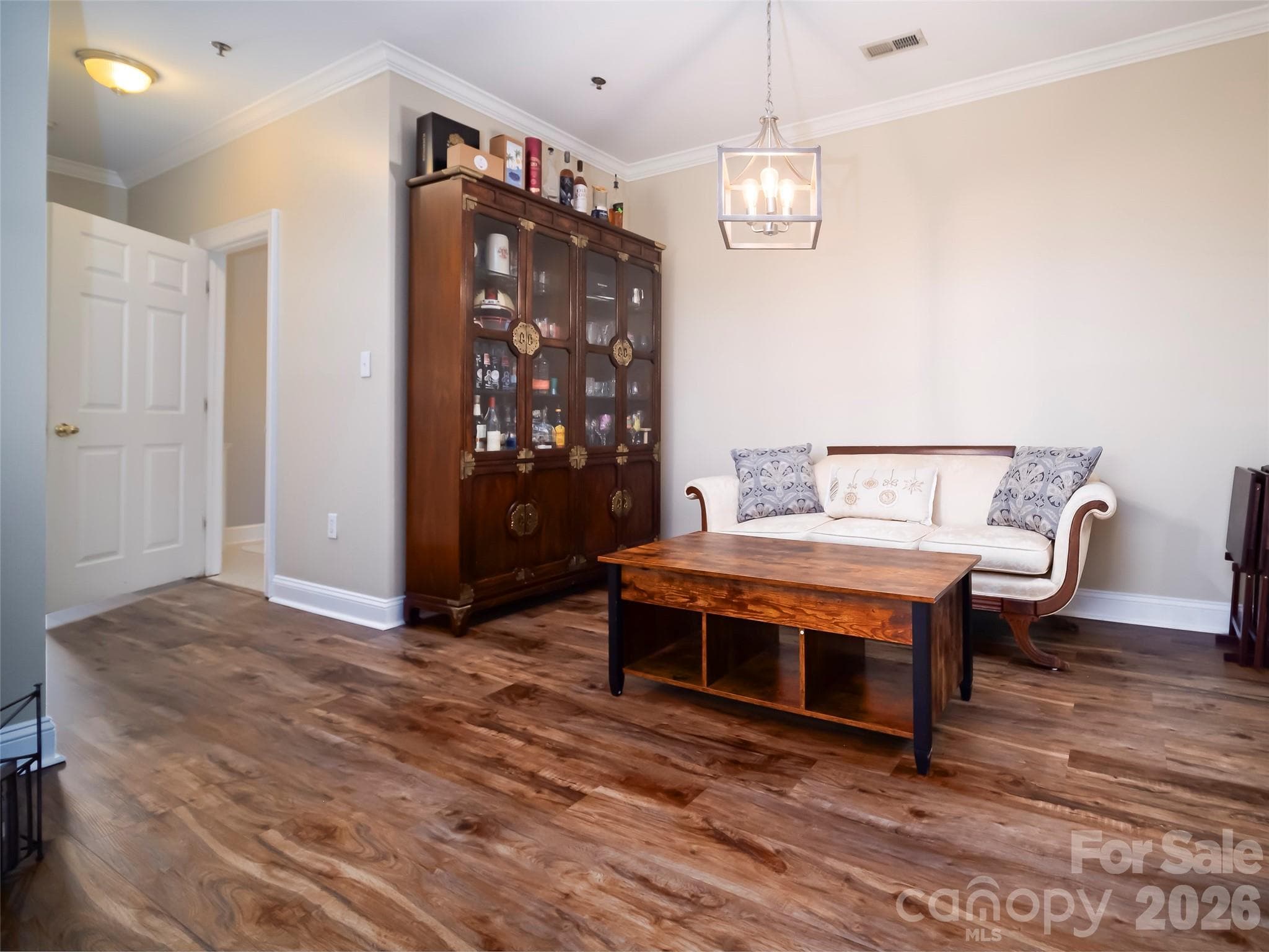 Condominium at 5609 Fairview Road, Charlotte, photo 7 of 31