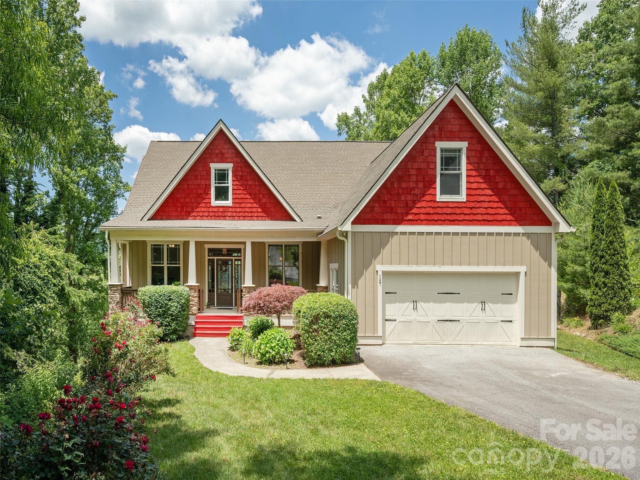 Single Family Residence at Hendersonville, photo 2 of 48