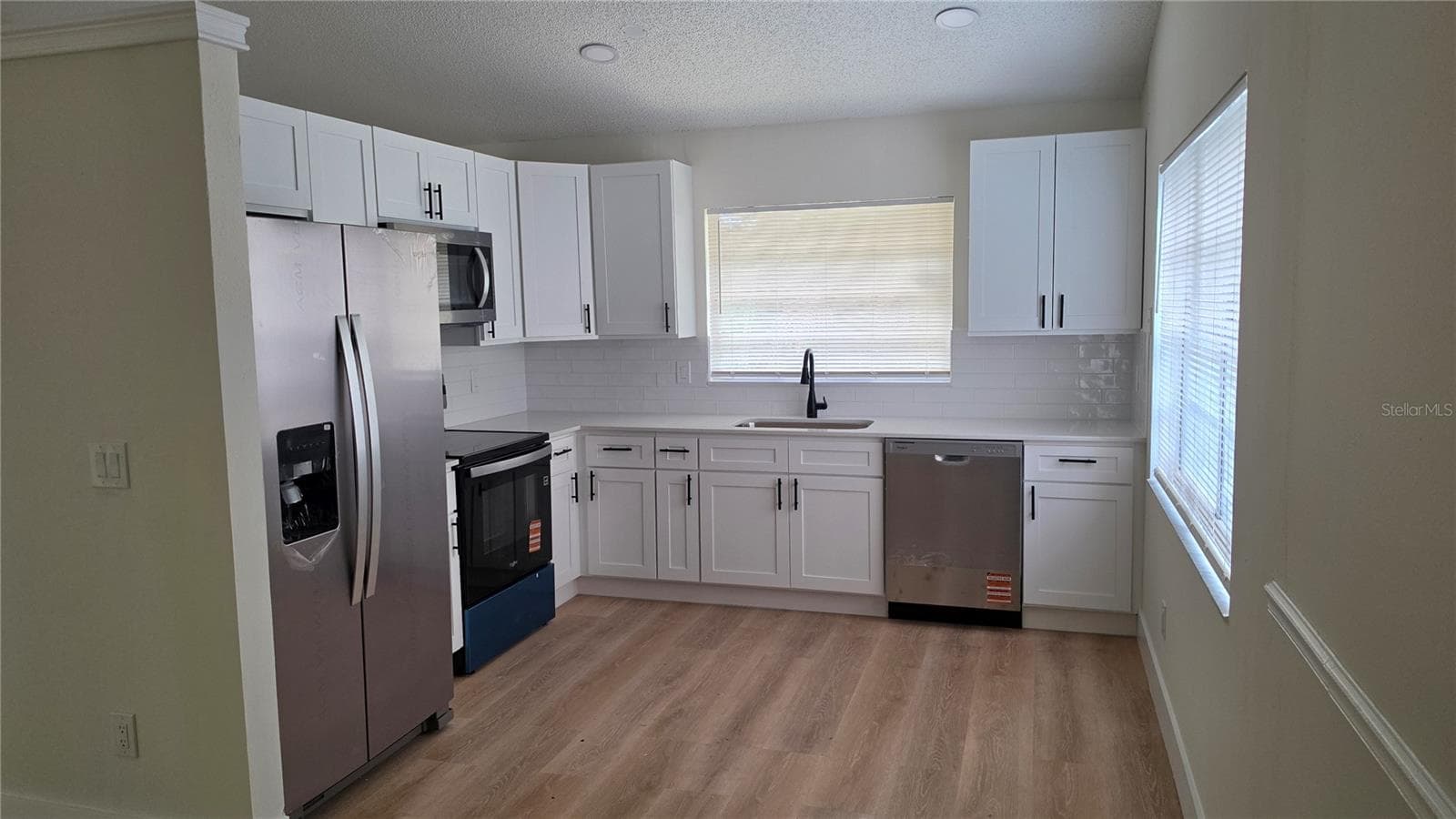 Single Family Residence at 204 N CERVIDAE DR, APOPKA, photo 6 of 18